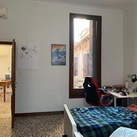Appartamento Al Centro Di Venezia 6 Posti Letto Luaran gambar