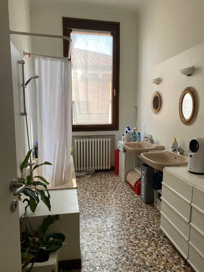 Appartamento Al Centro Di Venezia 6 Posti Letto Luaran gambar