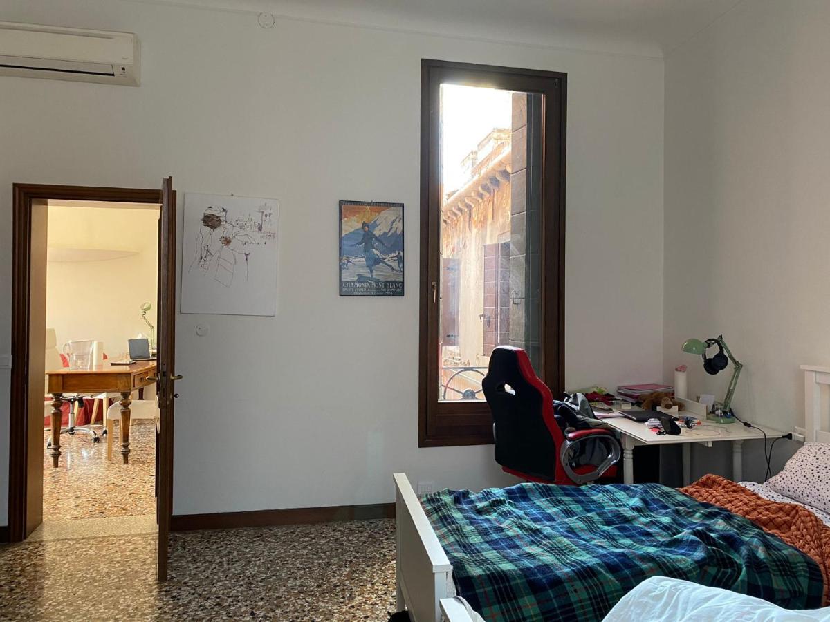 Appartamento Al Centro Di Venezia 6 Posti Letto Luaran gambar
