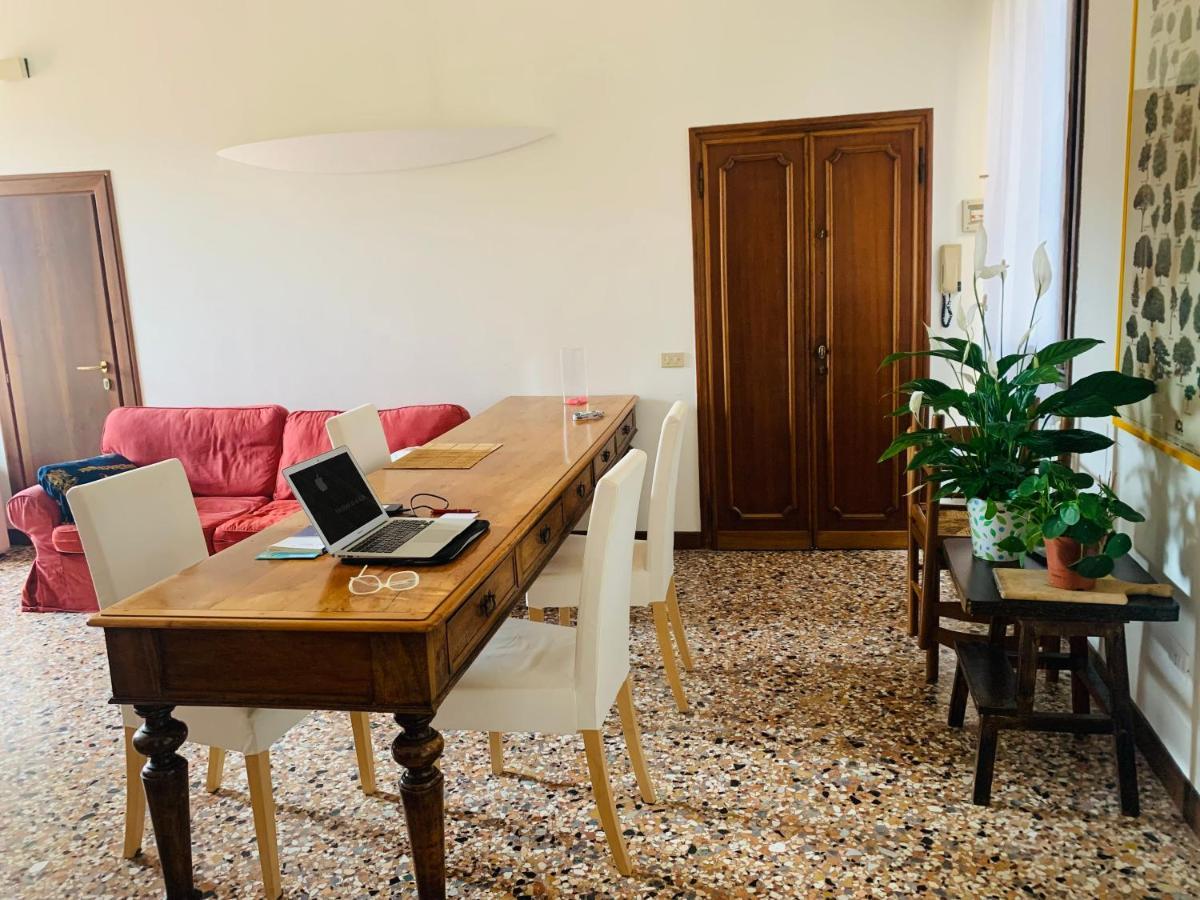 Appartamento Al Centro Di Venezia 6 Posti Letto Luaran gambar